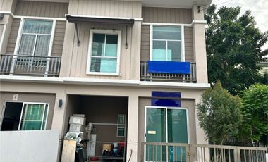 出售 4 卧室 联排别墅 在 Thanyaburi, Pathum Thani