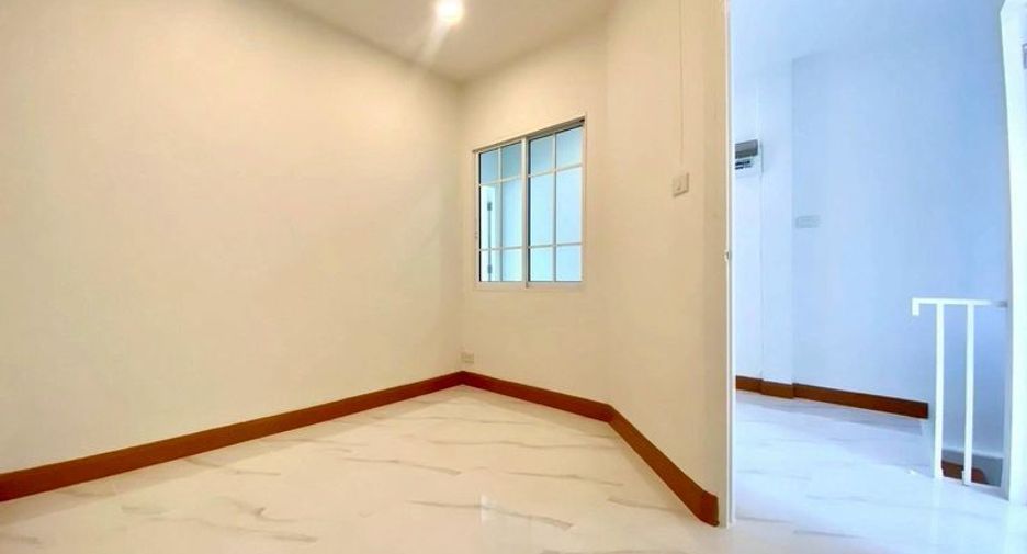 For sale 3 bedrooms townhouse in Bang Bua Thong, Nonthaburi
