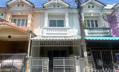 For sale 3 bedrooms townhouse in Sai Noi, Nonthaburi