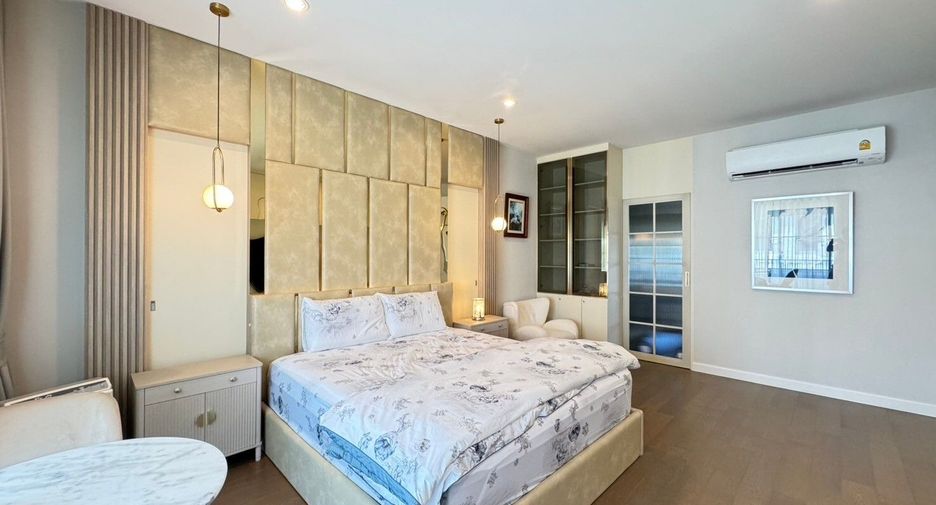 For sale 4 bedrooms house in Pak Kret, Nonthaburi