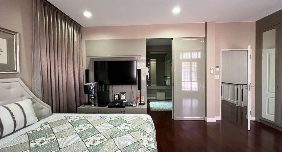 For sale 3 bedrooms house in Pak Kret, Nonthaburi
