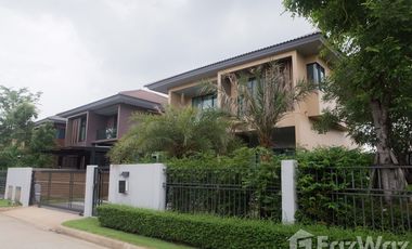 For sale 4 bedrooms house in Mueang Pathum Thani, Pathum Thani
