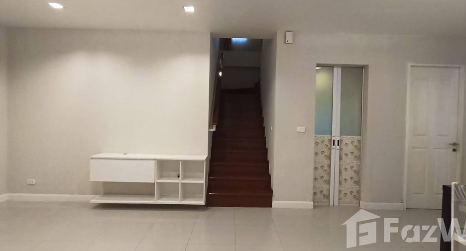 Продажа 3 спальни дом в Mueang Pathum Thani, Патумтани