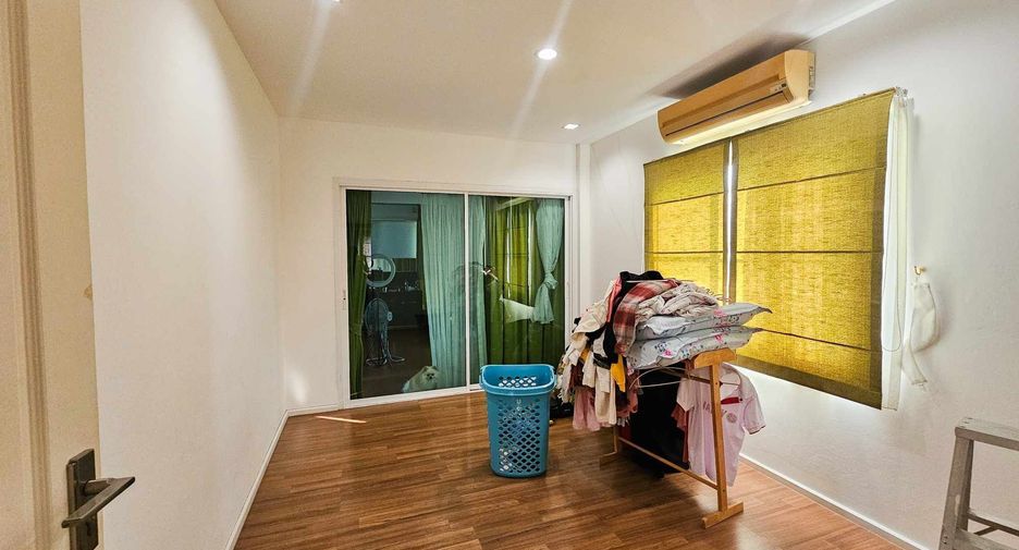 À vendre 4 chambres maison à Bang Bua Thong, Nonthaburi