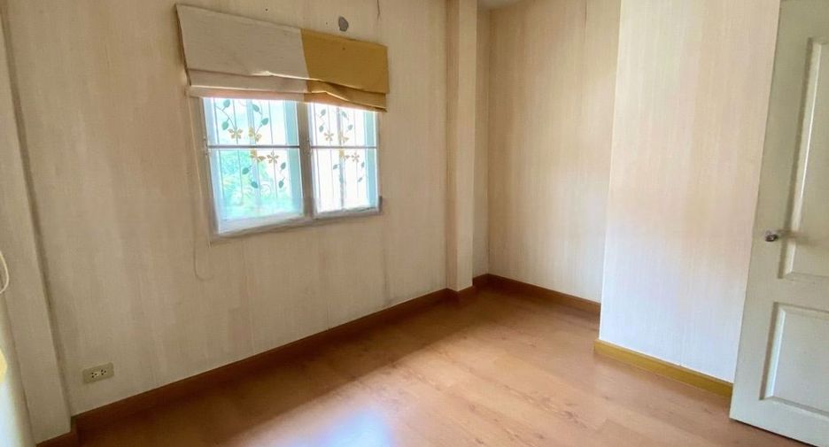 Haus zum Kauf mit 3 Zimmer in Bang Kruai, Nonthaburi