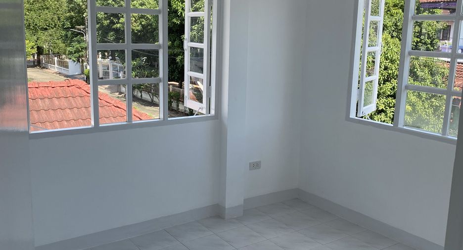 À vendre 5 chambres maison à Bang Bua Thong, Nonthaburi