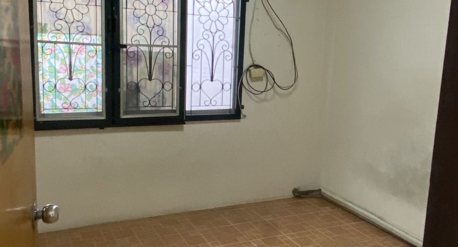 For sale 3 bedrooms townhouse in Mueang Nonthaburi, Nonthaburi