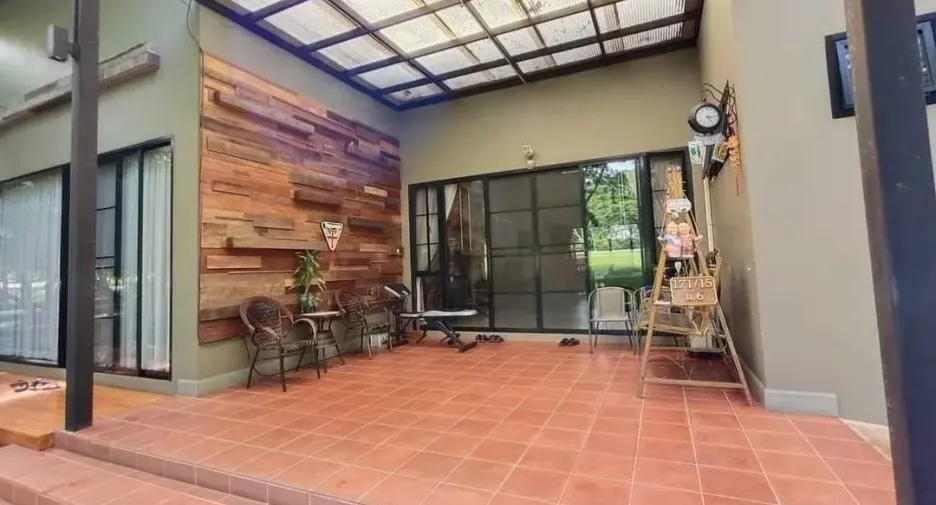 For sale 6 bedrooms house in Mueang Chiang Rai, Chiang Rai