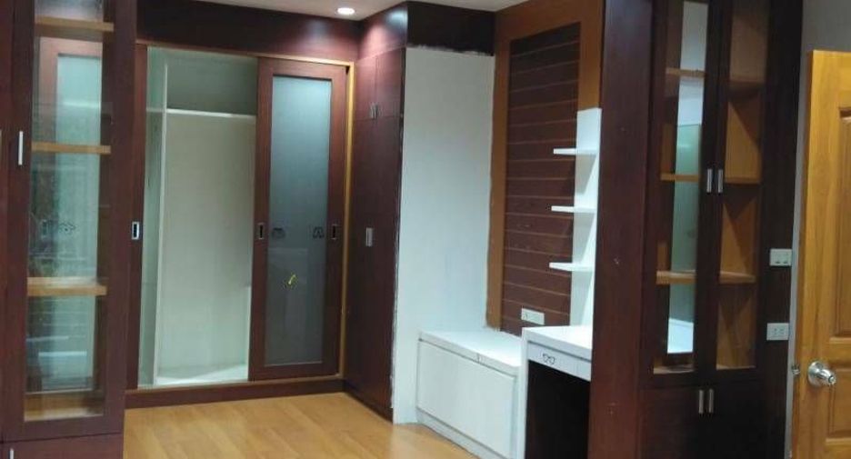 For sale 3 bedrooms house in Mueang Samut Sakhon, Samut Sakhon