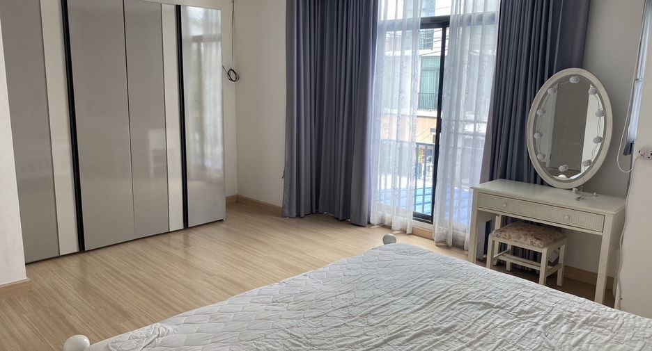 For sale 3 bedrooms townhouse in Mueang Nonthaburi, Nonthaburi