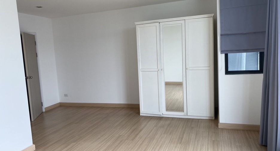 For sale 3 bedrooms townhouse in Mueang Nonthaburi, Nonthaburi
