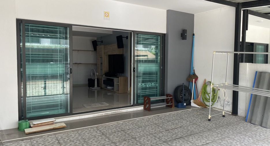 For sale 3 bedrooms townhouse in Mueang Nonthaburi, Nonthaburi