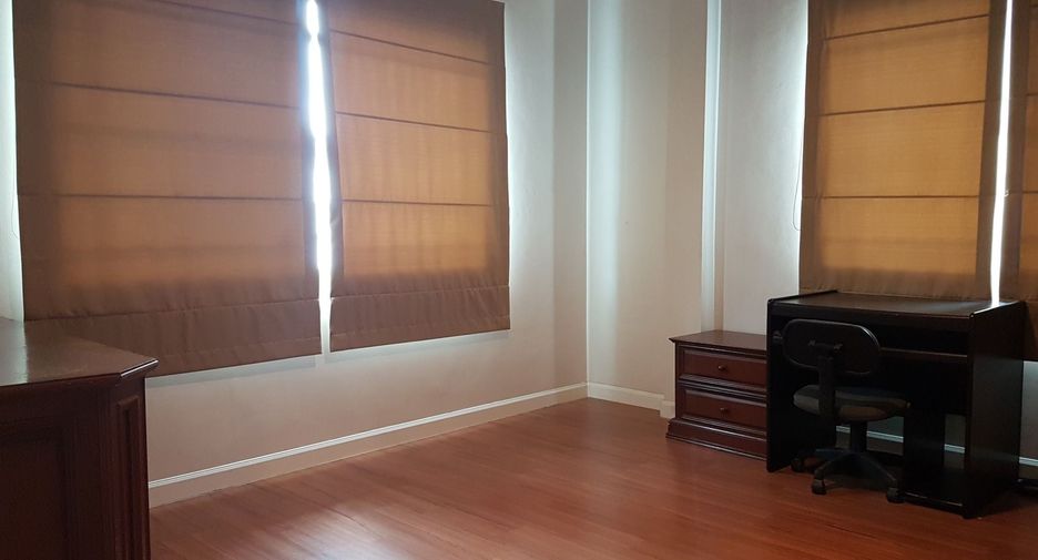 À vendre 5 chambres maison à Pak Kret, Nonthaburi