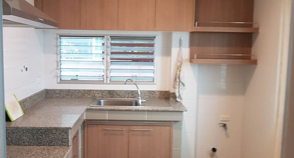 À vendre 5 chambres maison à Pak Kret, Nonthaburi