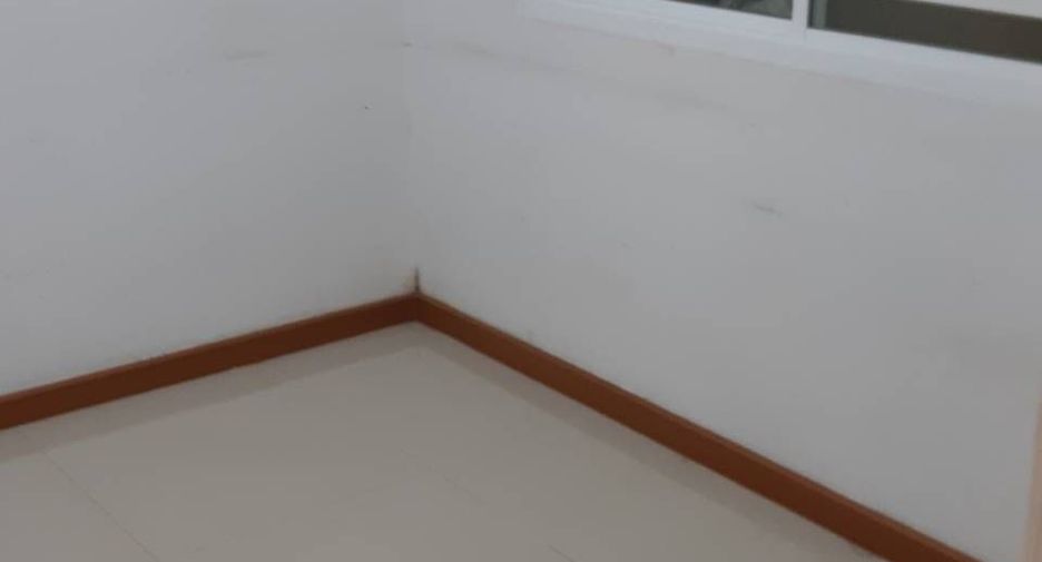 Casa adosada en venta de 4 habitaciones en Bang Yai, Nonthaburi