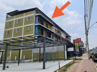 For sale 4 bedrooms retail Space in Lam Luk Ka, Pathum Thani