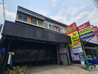 For sale 4 bedrooms retail Space in Lam Luk Ka, Pathum Thani