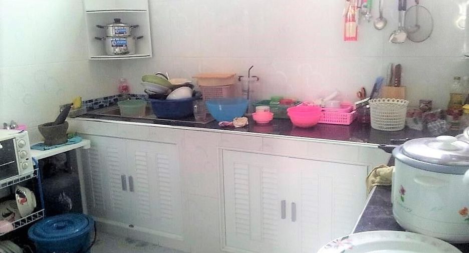 Reihenhaus zum Kauf mit 3 Zimmer in Bang Yai, Nonthaburi