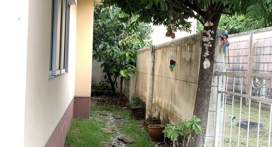 For sale 3 bedrooms house in Mueang Nonthaburi, Nonthaburi