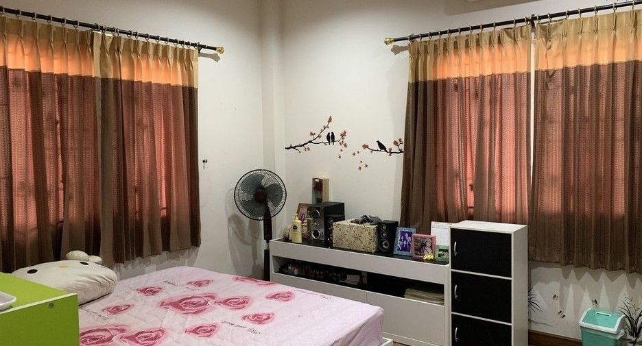 For sale 3 bedrooms house in Mueang Nonthaburi, Nonthaburi