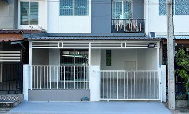 À vendre 3 chambres maison de ville à Bang Yai, Nonthaburi