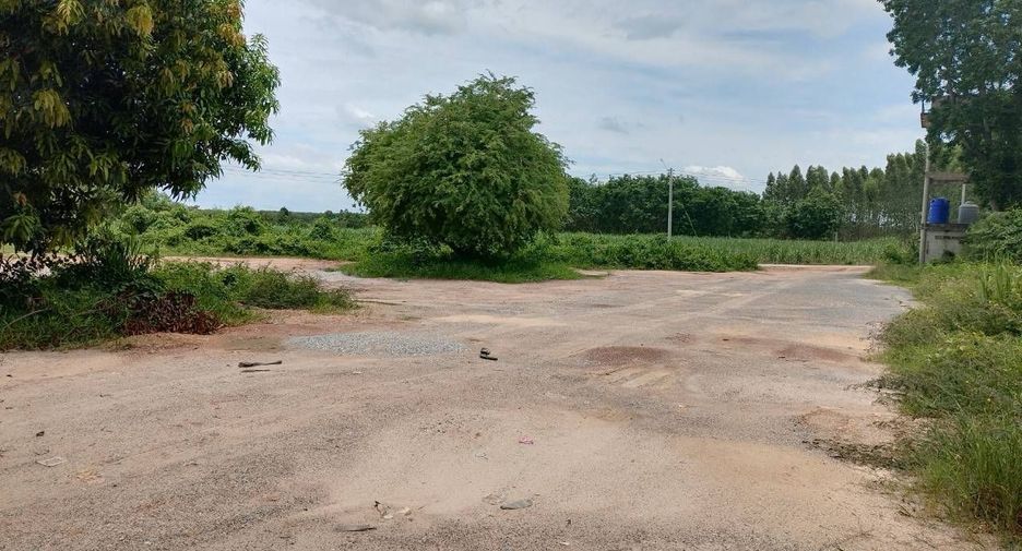Продажа Участок в Phanat Nikhom, Чонбури
