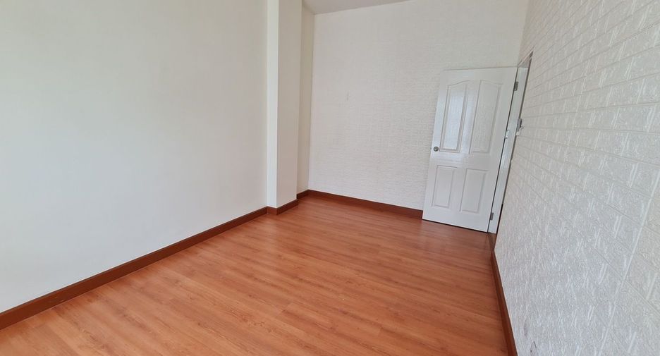 For sale 3 bedrooms townhouse in Mueang Nonthaburi, Nonthaburi