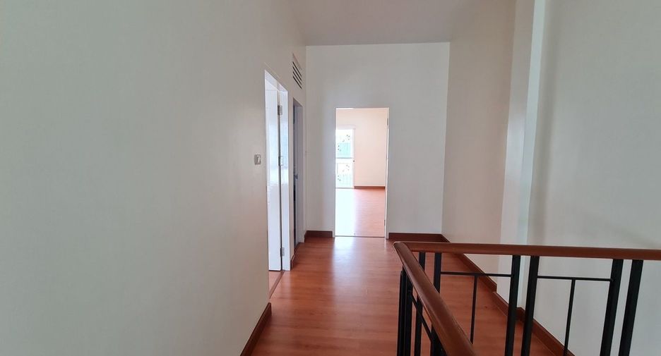 For sale 3 bedrooms townhouse in Mueang Nonthaburi, Nonthaburi