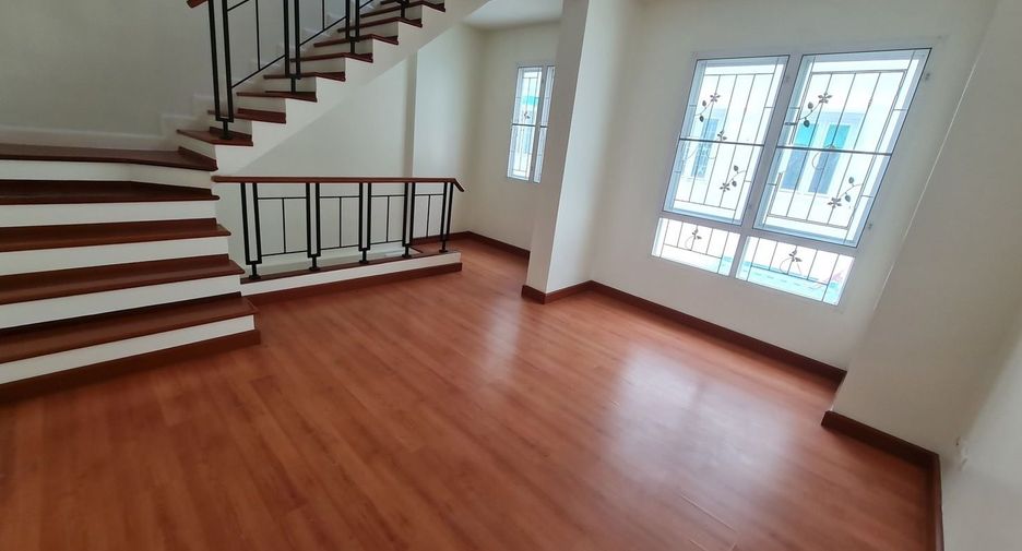 For sale 3 bedrooms townhouse in Mueang Nonthaburi, Nonthaburi