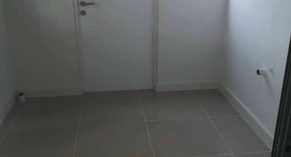 For sale 4 bedrooms house in Mueang Pathum Thani, Pathum Thani