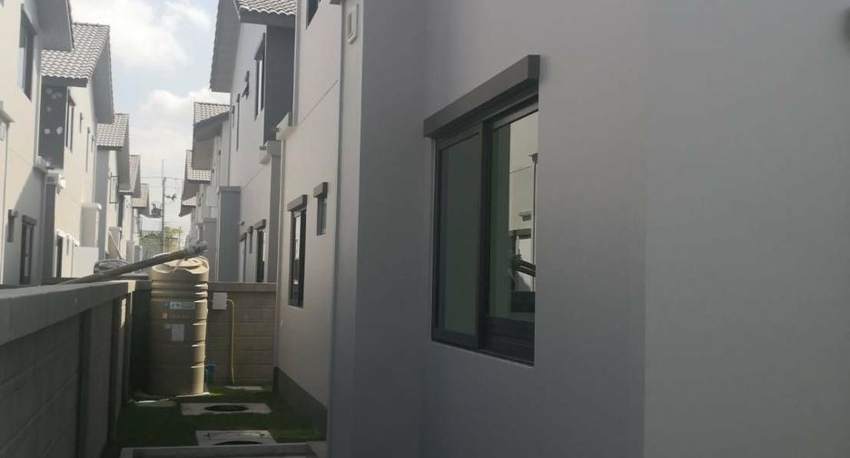 For sale 4 bedrooms house in Mueang Pathum Thani, Pathum Thani