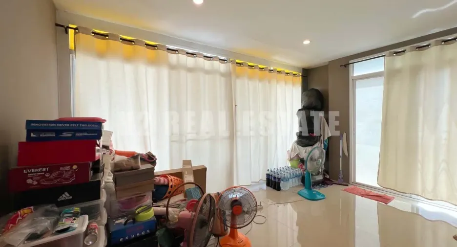 Haus zum Kauf mit 4 Zimmer in Mueang Pathum Thani, Pathum Thani