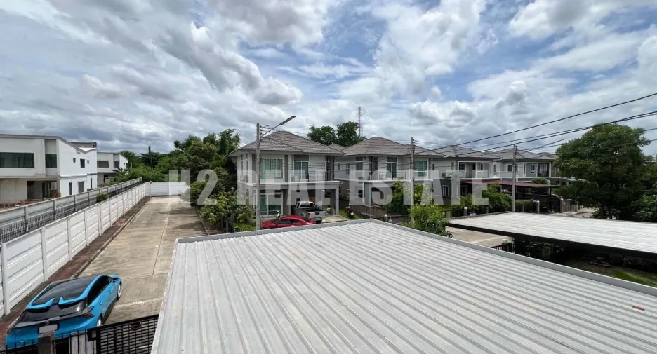 Haus zum Kauf mit 4 Zimmer in Mueang Pathum Thani, Pathum Thani