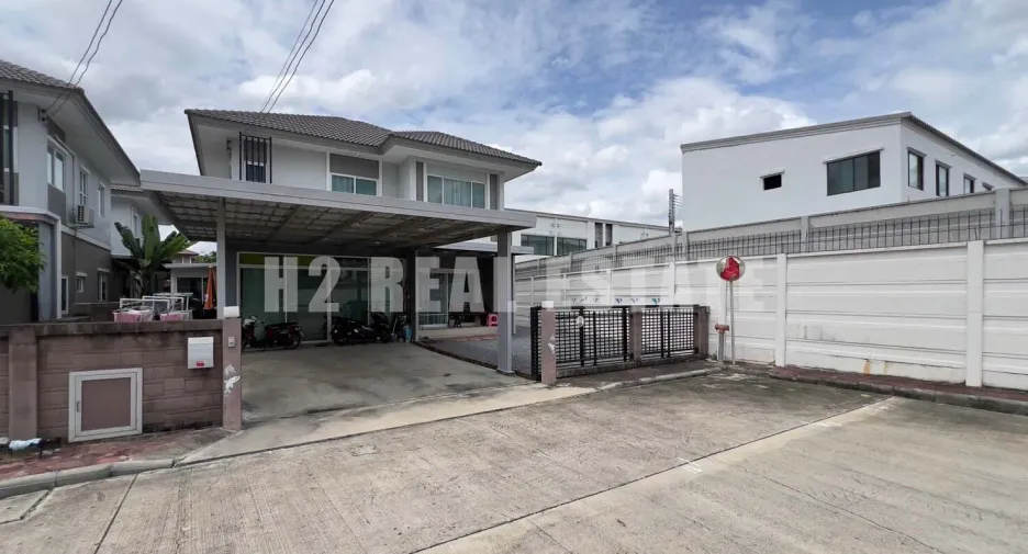 Haus zum Kauf mit 4 Zimmer in Mueang Pathum Thani, Pathum Thani