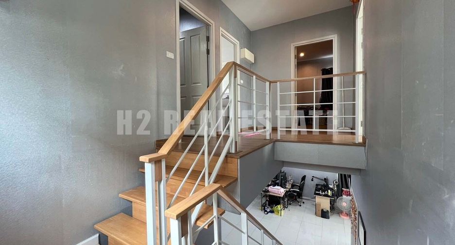 Haus zum Kauf mit 4 Zimmer in Mueang Pathum Thani, Pathum Thani