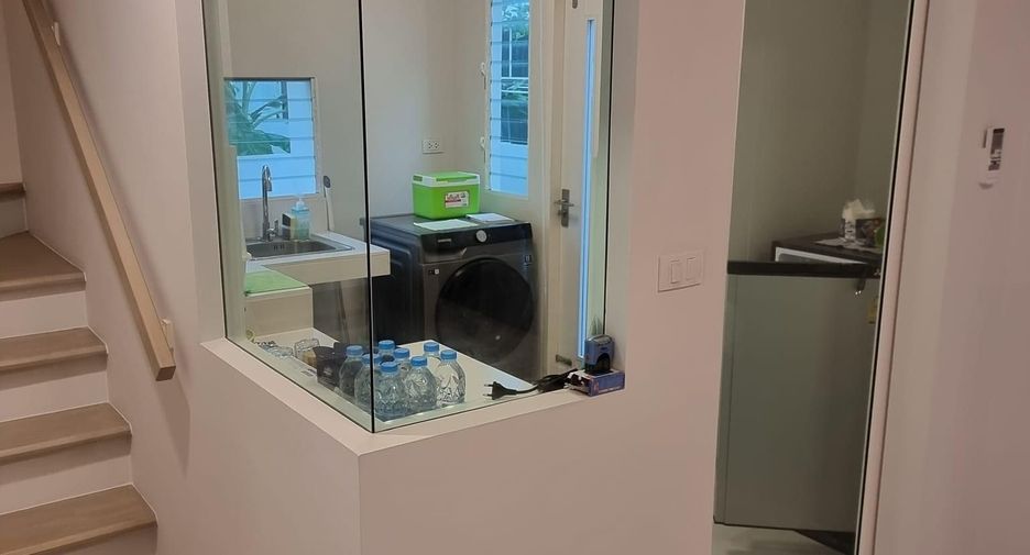Casa en venta de 3 habitaciones en Krathum Baen, Samut Sakhon