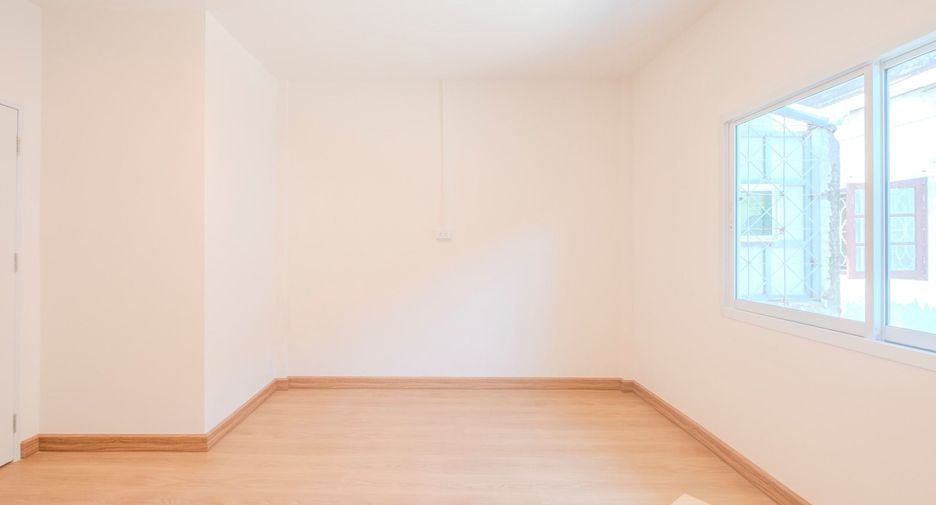 For sale 2 bedrooms townhouse in Lam Luk Ka, Pathum Thani