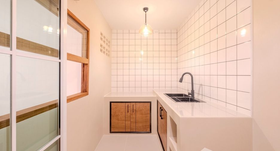 For sale 2 bedrooms townhouse in Lam Luk Ka, Pathum Thani