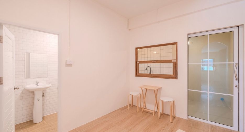 For sale 2 bedrooms townhouse in Lam Luk Ka, Pathum Thani