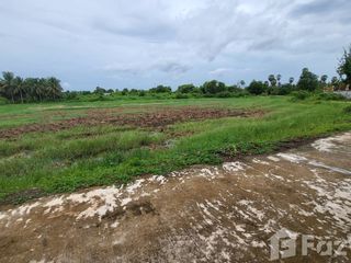 For sale land in Ban Lat, Phetchaburi