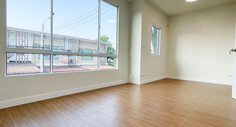 À vendre 3 chambres maison de ville à Bang Yai, Nonthaburi