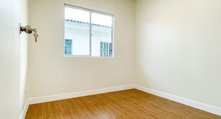 À vendre 3 chambres maison de ville à Bang Yai, Nonthaburi
