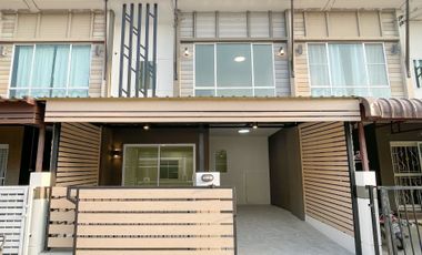 À vendre 3 chambres maison de ville à Bang Yai, Nonthaburi