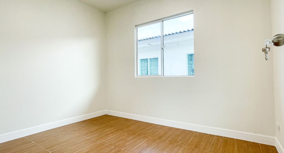 À vendre 3 chambres maison de ville à Bang Yai, Nonthaburi