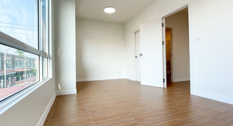 À vendre 3 chambres maison de ville à Bang Yai, Nonthaburi