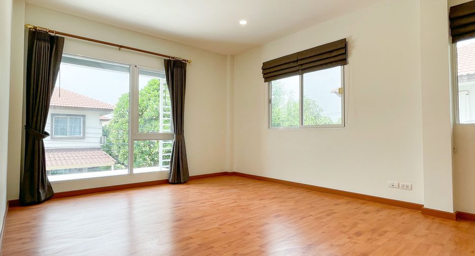 For sale 3 bedrooms house in Pak Kret, Nonthaburi