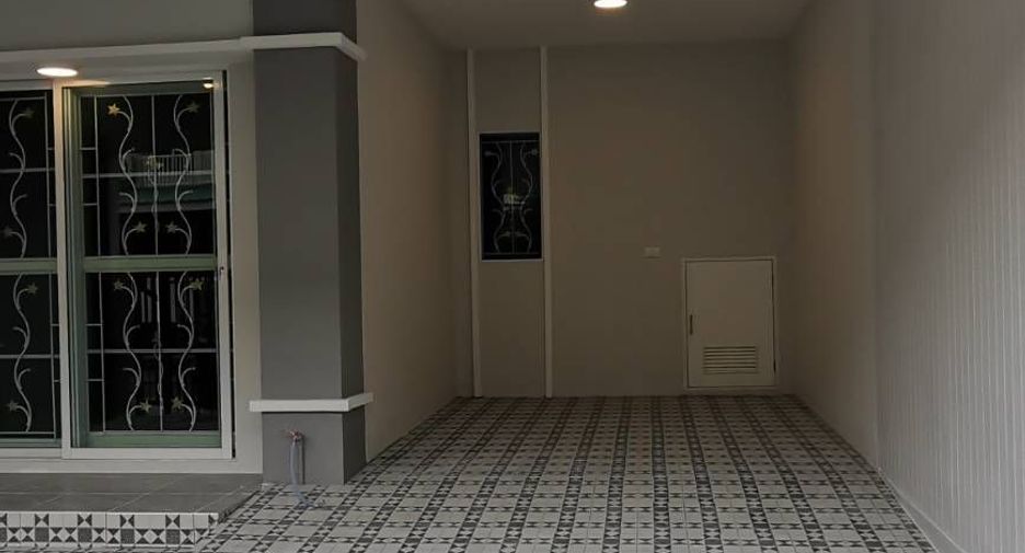 À vendre 3 chambres maison de ville à Bang Yai, Nonthaburi