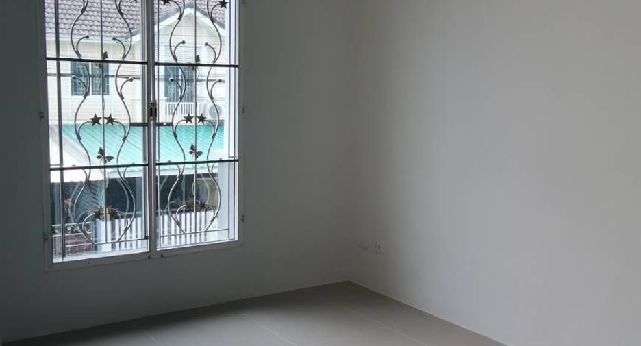 À vendre 3 chambres maison de ville à Bang Yai, Nonthaburi