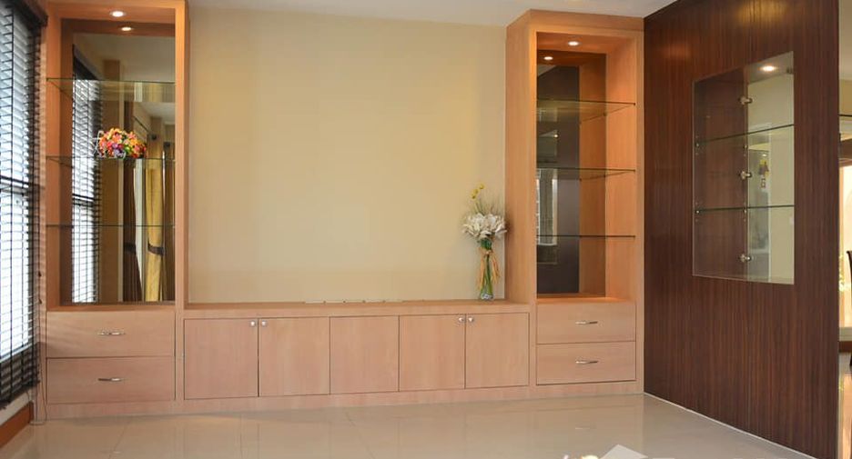 Haus zum Kauf mit 3 Zimmer in Pak Kret, Nonthaburi