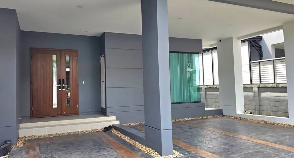 For rent 4 bedrooms house in Mueang Nonthaburi, Nonthaburi